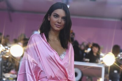 Imagen etiquetada con: Kendall Jenner, Brunette, American, Celebrity - Star, Safe for work
