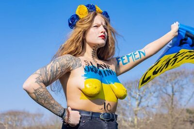 Imagen etiquetada con: Redhead, Body painting, Boobs, Femen, Sexy Wallpaper, Tattoo, Ukrainian