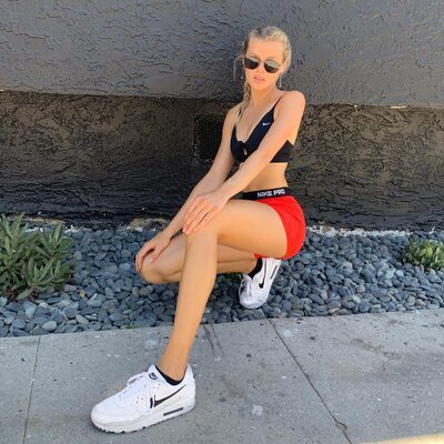 Imagen etiquetada con: Skinny, Abby Neff, American, Blonde, Legs, Cute