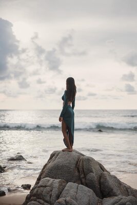 Imagen etiquetada con: Skinny, Alisa Arunahiran, Asian, Beach, Brunette, Legs, Thai, Ass - Butt, Cute