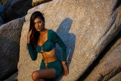 Imagen etiquetada con: Skinny, Alisa Arunahiran, Asian, Beach, Brunette, Sexy Wallpaper, Thai, Cute, Tummy
