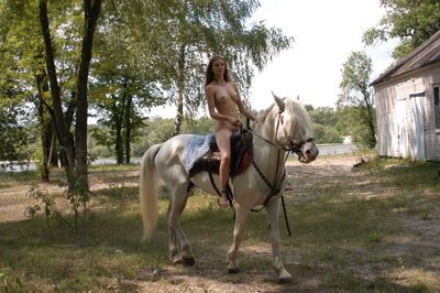 Imagen etiquetada con: Skinny, Amazon, Blonde, MET Art, Marilu A, Boobs, Cute, Horse, Legs, Nature, Sexy Wallpaper, Tummy, Ukrainian