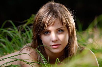 Imagen etiquetada con: Skinny, Amelie, Blonde, Femjoy, My First Time, Cute, Eyes, Face, Nature, Safe for work, Sexy Wallpaper