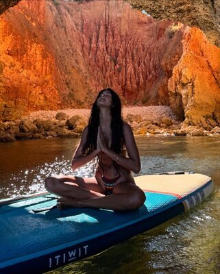 Imagen etiquetada con: Skinny, American, Bikini, Brunette, Feet, Legs, Meeya Dugied, Nature, Sport, Cute
