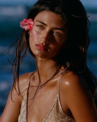 Imagen etiquetada con: Skinny, American, Brunette, Eyes, Meeya Dugied, Cute, Face