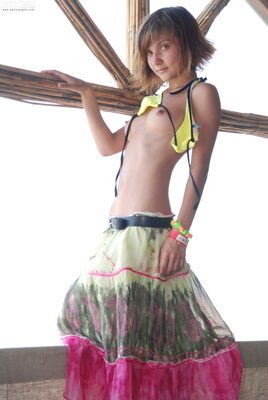 Imagen etiquetada con: Skinny, Amour Angels, Bikini, Erene - Vera B - Katya, Eyes, Kazantip, Redhead, Russian, Skokov, Cute, Flat chested, Small Tits