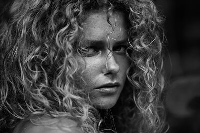 Imagen etiquetada con: Skinny, Ana Dias, Bird of Paradise, Black and White, Julia Yaroshenko, Playboy, Redhead, Art, Close-up, Cute, Eyes, Face, Russian, Sexy Wallpaper, Shy