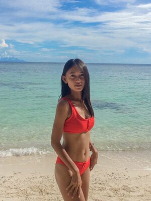 Imagen etiquetada con: Skinny, Asian, Beach, Bikini, Cute, Filipina, Tummy