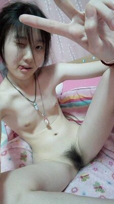 Imagen etiquetada con: Skinny, Asian, Cute, Flat chested, Hairy, Pussy, Selfie, Small Tits, Tongue