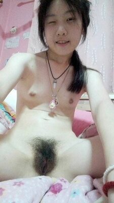 Imagen etiquetada con: Skinny, Asian, Flat chested, Hairy, Pussy, Selfie, Small Tits