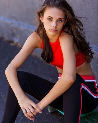 Imagen etiquetada con: Skinny, Australian, Brunette, Eyes, Meika Woollard, Cute, Safe for work