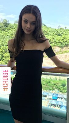 Imagen etiquetada con: Skinny, Australian, Brunette, Eyes, Meika Woollard, Cute