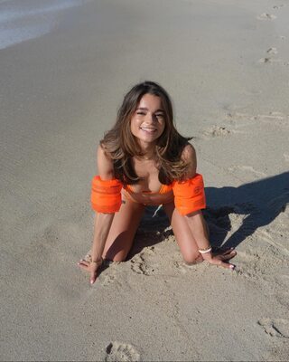 Imagen etiquetada con: Skinny, Beach, Bikini, Brunette, Fit, Ice Lolly Lauren - Lauren Lee - lauren111, Cute