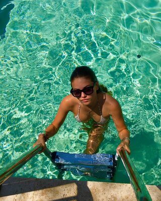 Imagen etiquetada con: Skinny, Bikini, Brunette, French, Thylane Blondeau, Celebrity - Star, Cute, Pool