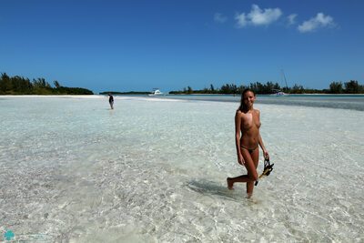 Imagen etiquetada con: Skinny, Bikini Life Trip to Iguana Island, Blonde, Katya Clover - Mango A, katya-clover.com, Bikini, Cute, Legs, Monokini, Nature, Russian, Sexy Wallpaper, Small Tits, Smiling, Tanned