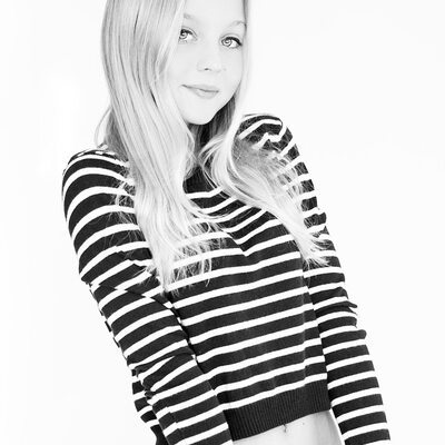 Imagen etiquetada con: Skinny, Black and White, Blonde, Morgan Cryer, American, Cute, Eyes