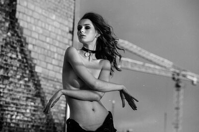 Imagen etiquetada con: Skinny, Black and White, Brunette, Igor Kuprianow, Irina Telicheva - Ирина Теличева, Russian, Sexy Wallpaper, Art, Cute, Tummy