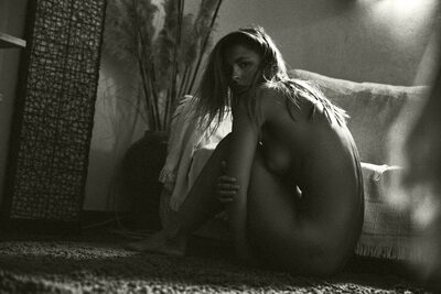 Imagen etiquetada con: Skinny, Black and White, Brunette, Jörg Billwitz, Marisa Papen, Port de Sant Miquel, Art, Belgian, Cute, Eyes, Feet, Legs, Sexy Wallpaper, Shy, Small Tits
