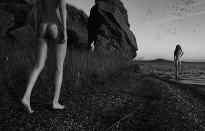 Imagen etiquetada con: Skinny, Black and White, Roman Filippov, 3 girls, Art, Ass - Butt, Feet, Legs, Nature, Sexy Wallpaper, Tummy