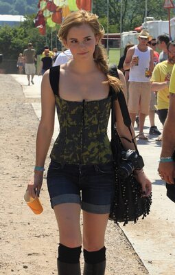 Imagen etiquetada con: Skinny, Blonde, Emma Watson, Celebrity - Star, Cute, English, Safe for work