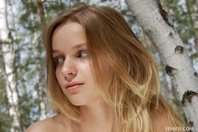 Imagen etiquetada con: Skinny, Blonde, Eyes, Femjoy, Georg, Lizel A - Conny - Maria Uralskaya -  Rebecca Peters, Nature, Russian, Sexy Wallpaper, Timberland, Close-up, Cute, Face, Safe for work