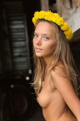 Imagen etiquetada con: Skinny, Blonde, Eyes, Katya Clover - Mango A, MET Art, Memorigo, Russian, Cute, Small Tits