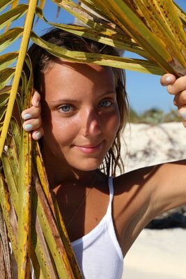 Imagen etiquetada con: Skinny, Blonde, Finica, Katya Clover - Mango A, MET Art, Beach, Cute, Face, Nature, Russian, Safe for work, Smiling