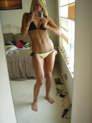 Imagen etiquetada con: Skinny, Blonde, Fit, Legs, Mirror, Selfie, Tummy