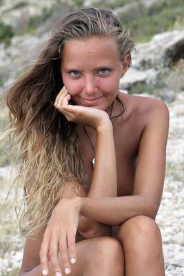 Imagen etiquetada con: Skinny, Blonde, Katya Clover - Mango A, MET Art, Sithonia, Cute, Nature, Russian