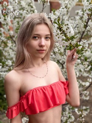 Imagen etiquetada con: Skinny, Blonde, Viktoriya Dorofeeva - Rare Tori - Red Royz, Cute, Eyes, Nature