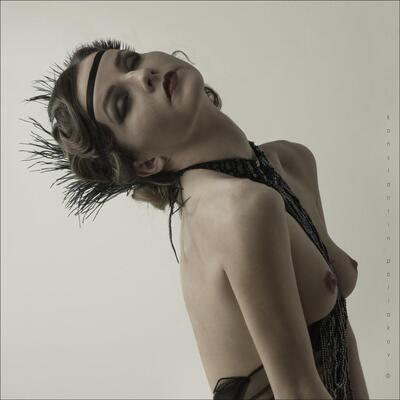 Imagen etiquetada con: Skinny, Brunette, Art, Small Tits