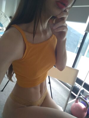 Imagen etiquetada con: Skinny, Brunette, Camgirl, ManyVids.com, MissAlice_94 - MissAlice_18, nood.tv, Selfie