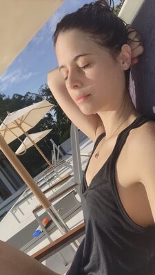 Imagen etiquetada con: Skinny, Brunette, Chloe Lewis - newchloe18, Canadian, Cute