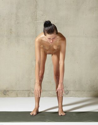 Imagen etiquetada con: Skinny, Brunette, Czech, Feet, Fitness - Part one, Hegre Art, Legs, Tereza, Cute, Small Tits