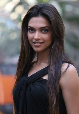 Picture tagged with: Skinny, Brunette, Deepika Padukone, Eyes, Indian, Celebrity - Star, Cute, Safe for work