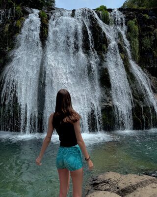 Imagen etiquetada con: Skinny, Brunette, Delfina Suarez Luco, Argentinean, Ass - Butt, Cute, Nature, Waterfall