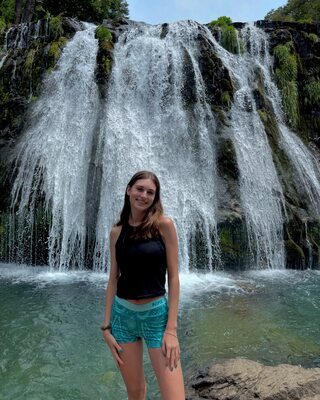 Imagen etiquetada con: Skinny, Brunette, Delfina Suarez Luco, Argentinean, Cute, Nature, Smiling, Waterfall