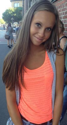 Imagen etiquetada con: Skinny, Brunette, Eyes, Smiling, Cute