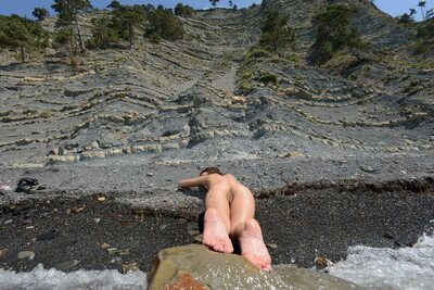 Imagen etiquetada con: Skinny, Brunette, Foxy Di - Nensi B - Medina U, MET Art, Mikhail Paramonov - Paromov, Nature, Nyuso, Russian