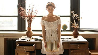 Imagen etiquetada con: Skinny, Brunette, Kate Kostyanetskaya, Art, Book, Cute, Sexy Wallpaper