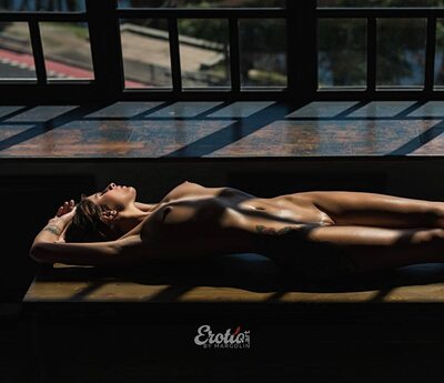 Imagen etiquetada con: Skinny, Brunette, Legs, Russian, Sexy Wallpaper, Svetlana Nikonchuk, Boobs, Tattoo, Tummy