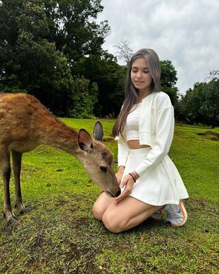 Imagen etiquetada con: Skinny, Brunette, Lera Buns - Valeriia Makusheva - Valeria Titova, Cute, Deer, Legs, Nature, Russian