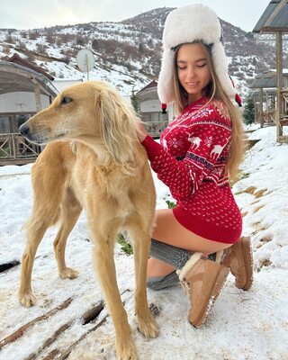 Imagen etiquetada con: Skinny, Brunette, Lera Buns - Valeriia Makusheva - Valeria Titova, Cute, Dog, Russian, Smiling, Winter