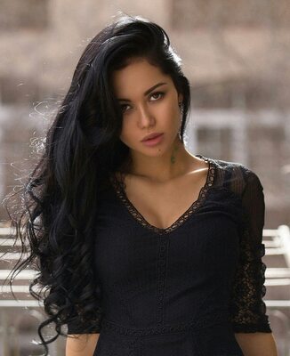 Imagen etiquetada con: Skinny, Brunette, Tori Son, Cute, Eyes, Safe for work