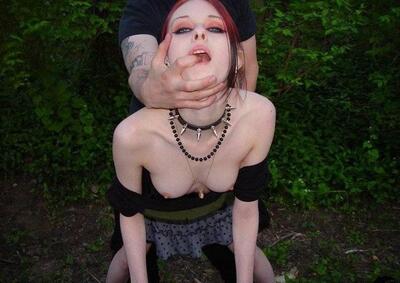 Imagen etiquetada con: Skinny, Liz Vicious, Redhead, Sexy Wallpaper, Small Tits